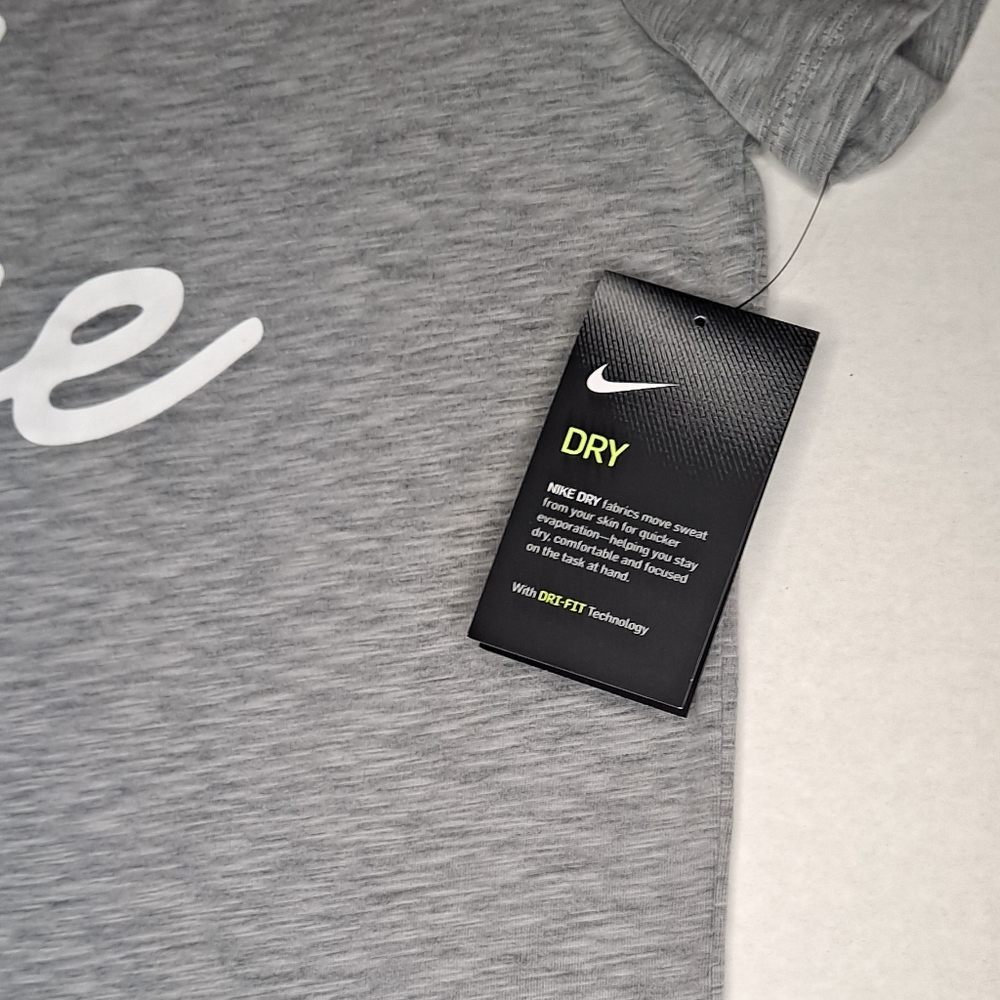 🎀Nike Dri-FIT T-Shirt - Picture 2 of 7